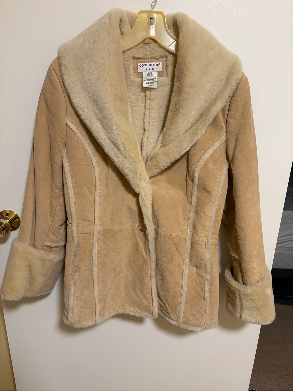 Covington Women's Light Tan suede leather Jacket fits smaller than tagged